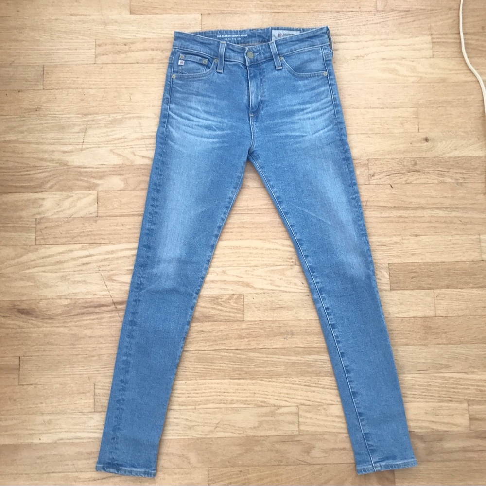 AG Farrah Ankle in Light Wash size 25
